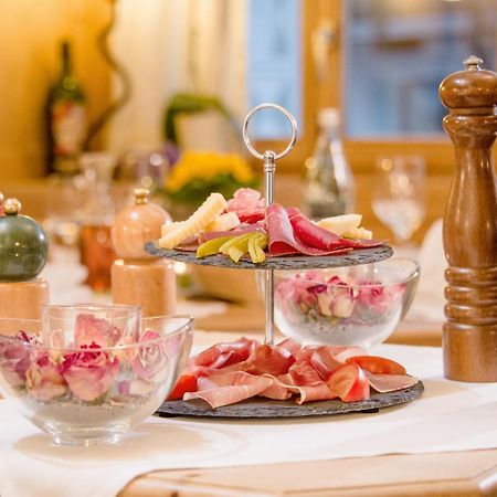Hotel Veduta Cinuos-Chel Zewnętrze zdjęcie