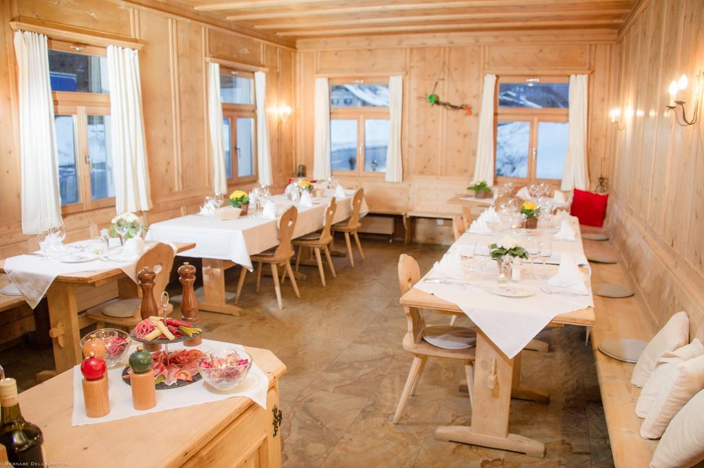 Hotel Veduta Cinuos-Chel Zewnętrze zdjęcie
