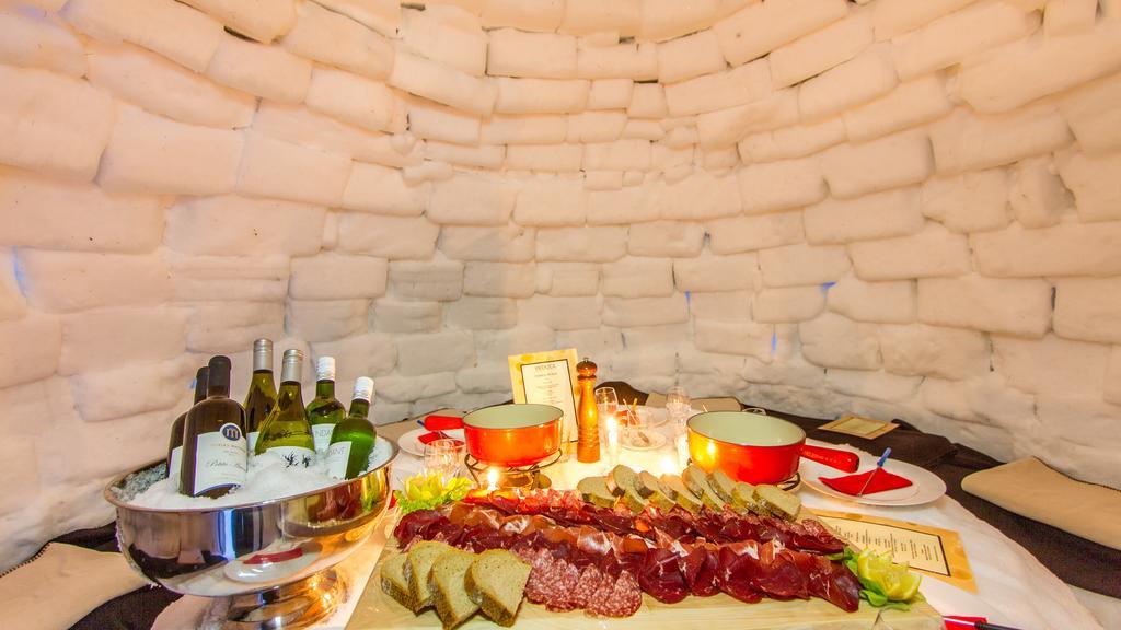 Hotel Veduta Cinuos-Chel Zewnętrze zdjęcie