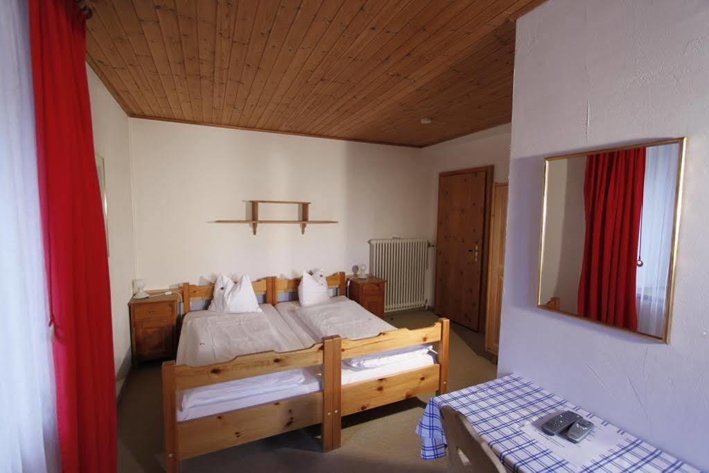 Hotel Veduta Cinuos-Chel Zewnętrze zdjęcie