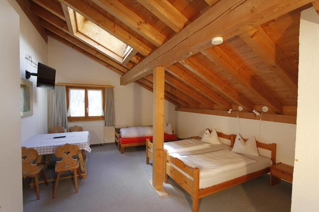 Hotel Veduta Cinuos-Chel Zewnętrze zdjęcie