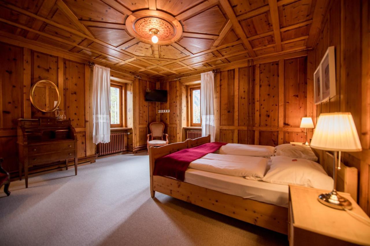 Hotel Veduta Cinuos-Chel Zewnętrze zdjęcie